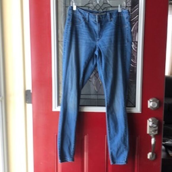 JEANS - Picture 1 of 3